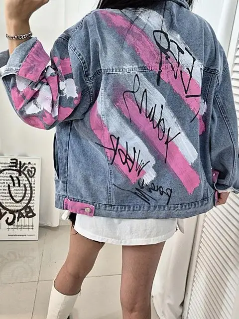 

Джинсовая куртка с цветными блоками для женщин, свободного кроя, с воротником, в стиле граффити, уличный стиль, универсальная куртка, модная верхняя одежда из хлопка и денима