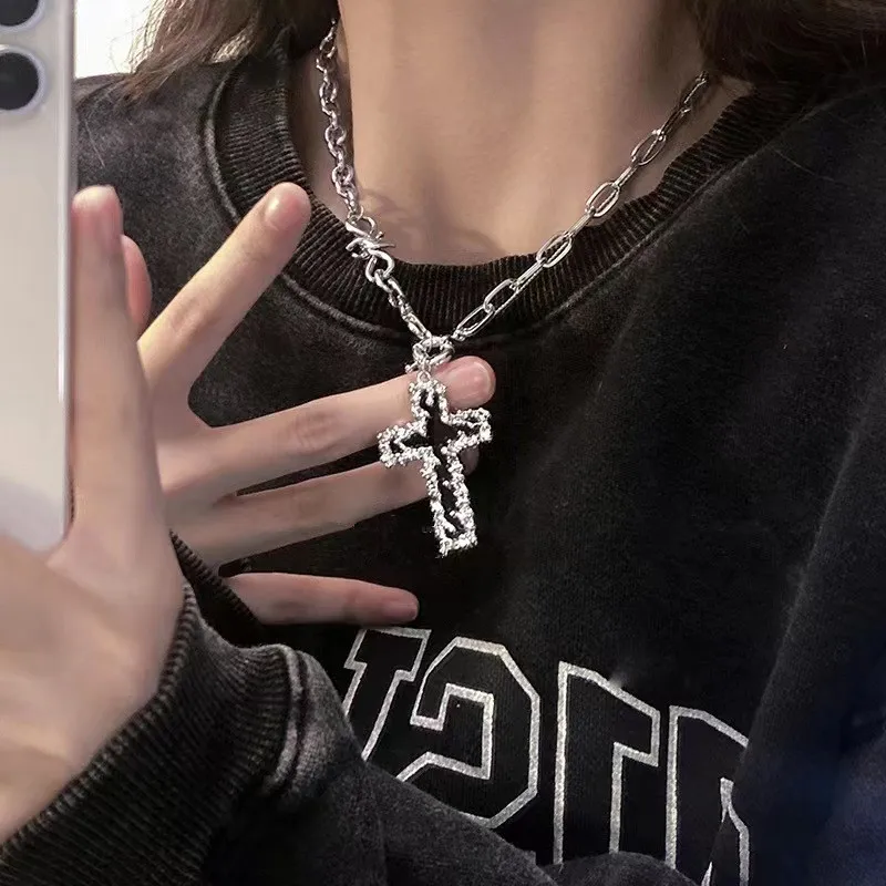 New Gothic Punk Black Cross Barbed Thorns Pendant Chain Choker Necklace for Women Men Unisex Hip-Hop Jewelry Gifts Party Jewelry