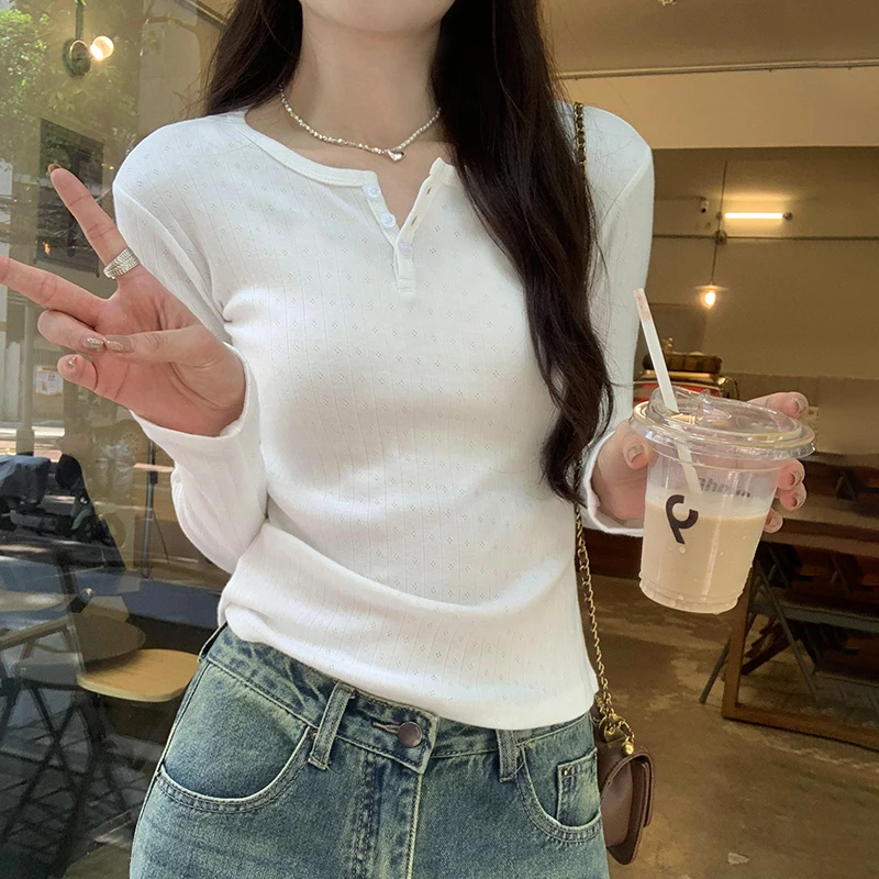 

Hollow Out Jacquard Women's T-shirt 2024 New Autumn Three Button Design Casual Slimming Long Sleeve Lady Tops Blouses Female
