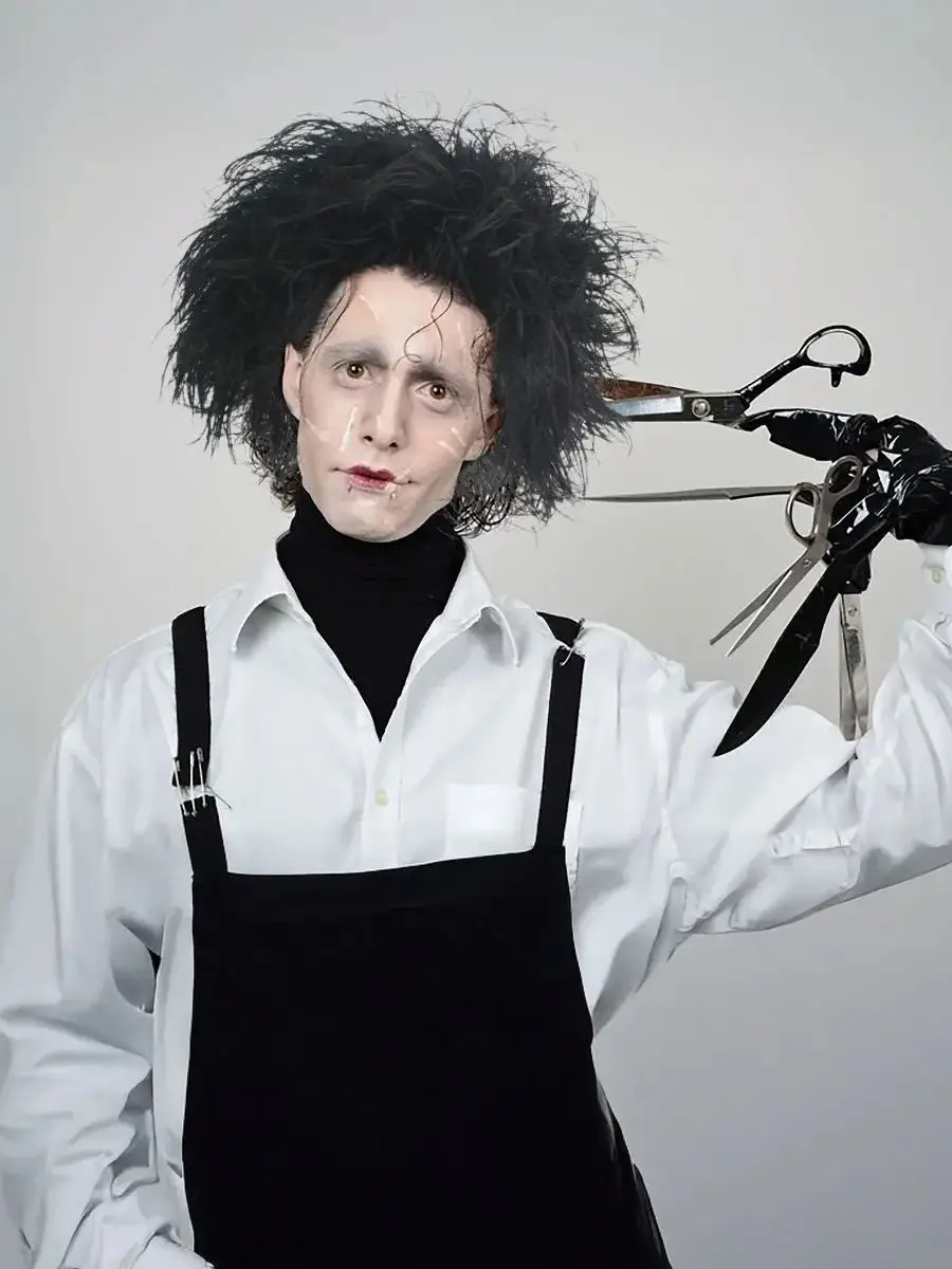 Schwarze synthetische kurze lockige Perücke, Filmcharakter, Schere, Hände, Stil für Cosplay, Aprilscherz, Halloween, Kostüm, Party, Zubehör – Detail 1