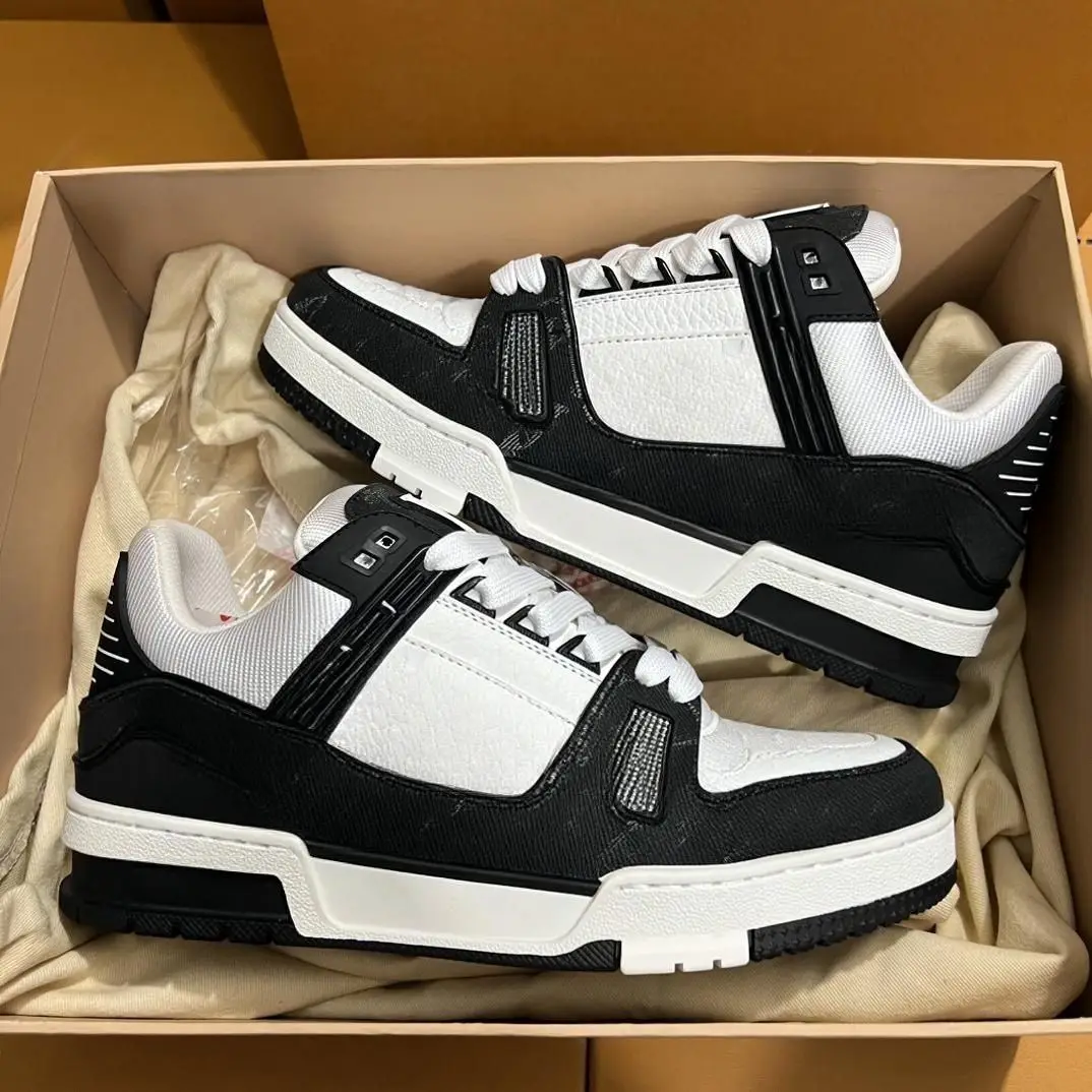 Unisex Black White Color Block Skate Sneakers Rhinestone Decor Faux Leather Splicing Lace Up Flat Street Shoes