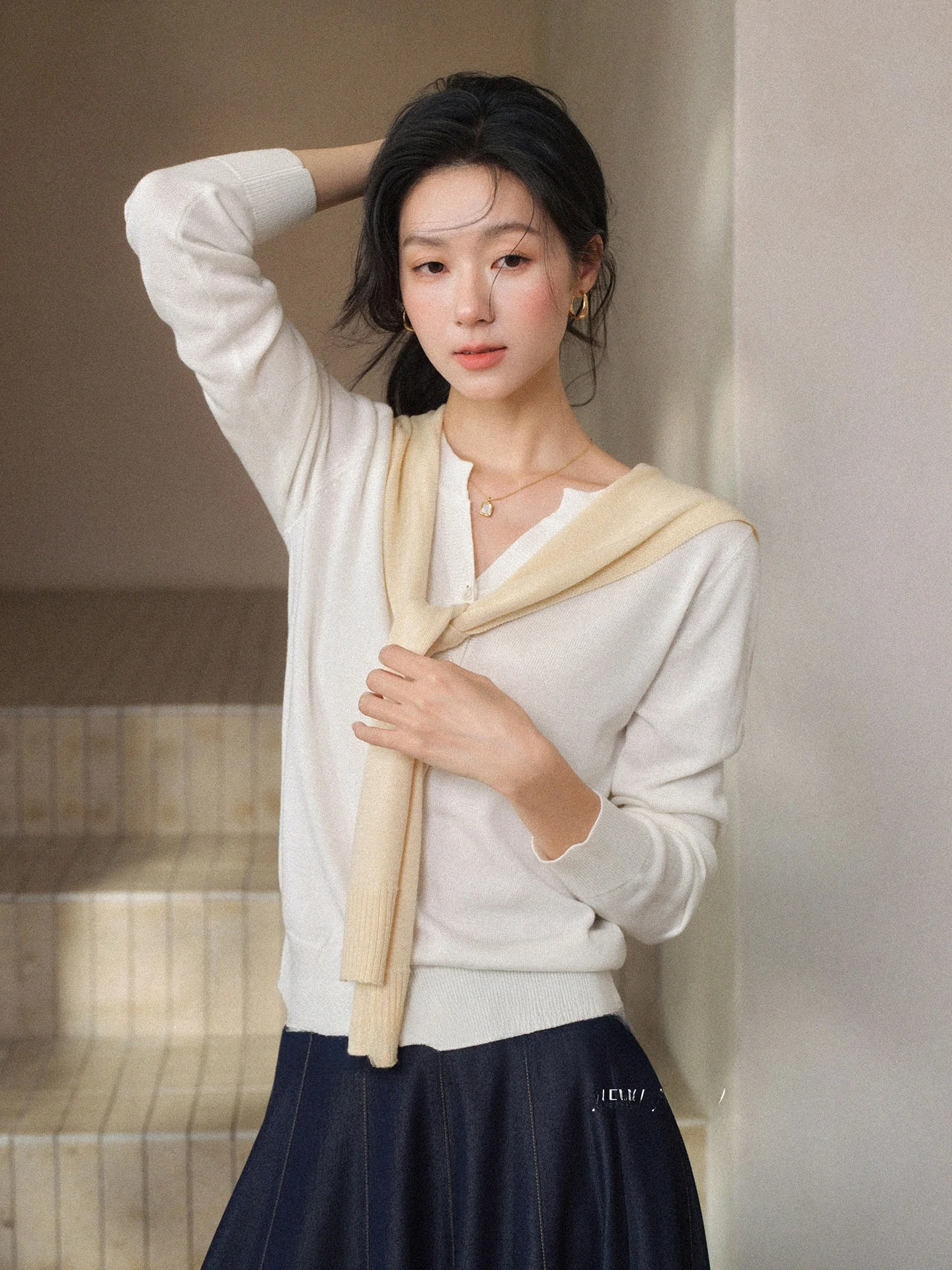 

Spybunny V-Neck Knitted Sweater Shoulder Length Single Button Casual Thin Long Sleeve Women Spring Leisure Age-Defying Top