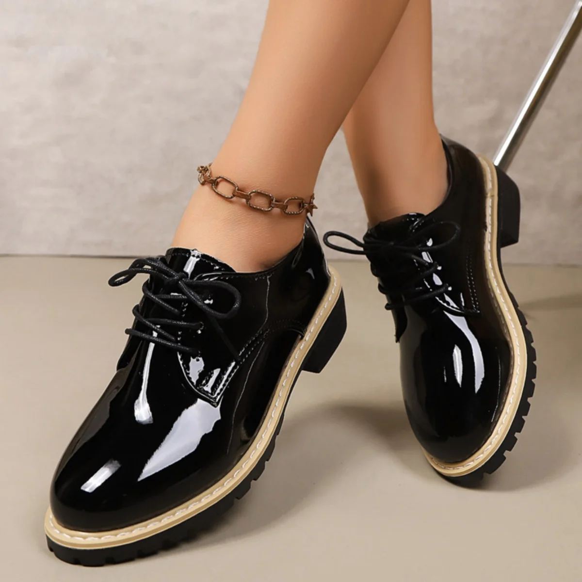 

2025 New cross-border trade large-sized fashionable, trendy, casual, lightweight and durable women's single shoes