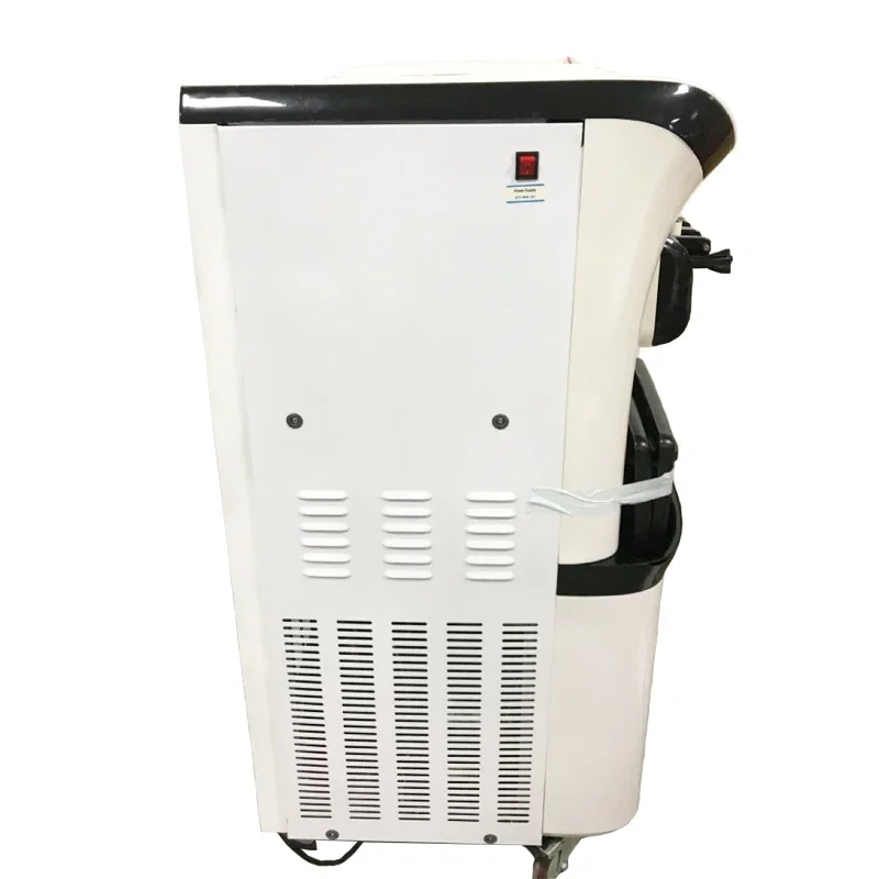 Nuovo distributore automatico di frappè per gelato morbido da tavolo con gelato a 3 gusti 36-42L / H