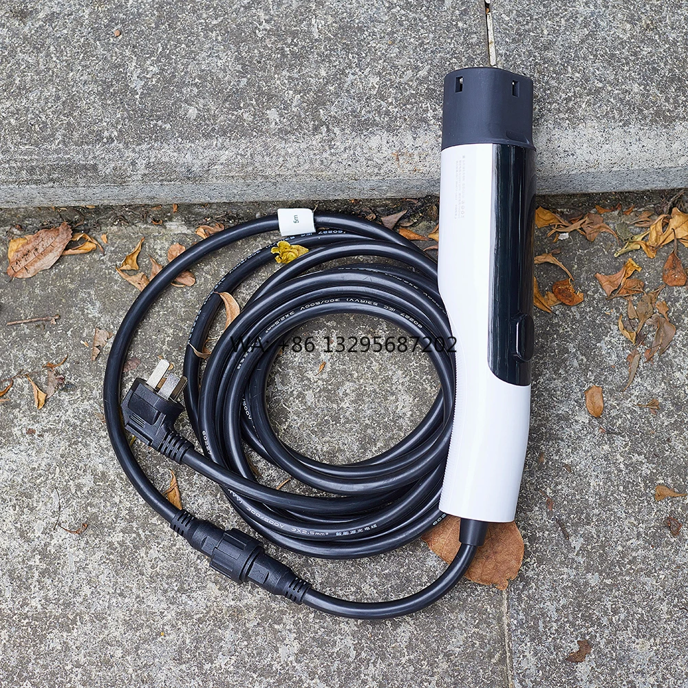 

OEM 7kW 16A 230V10% AC EV Portable Charger IP55 New Current Adjustable Type 2 5M TPU Cable Compatible Electric Vehicles