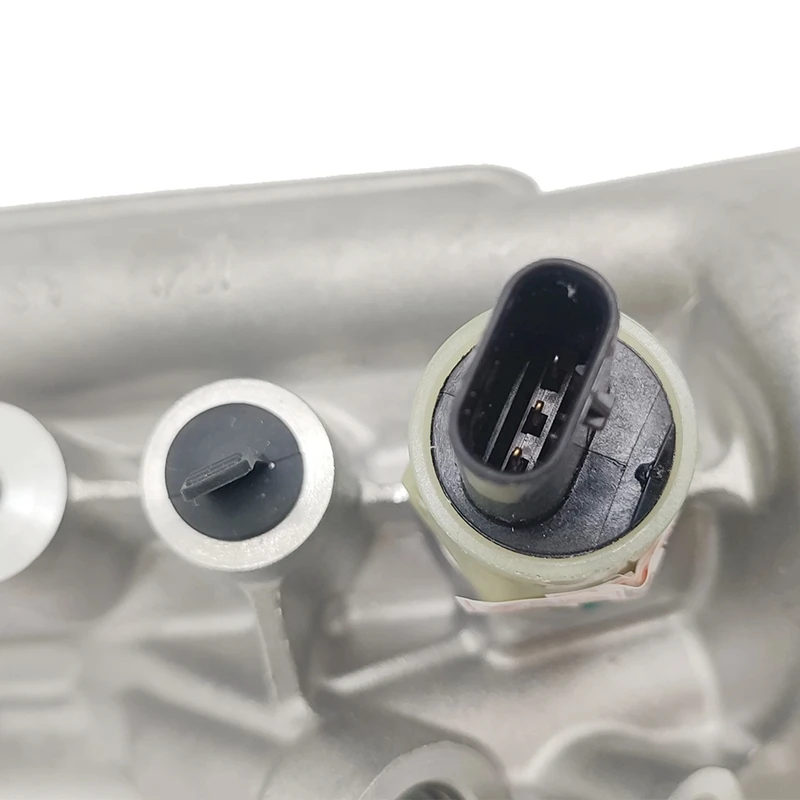 

Alumunim Oil Filter Housing Cooler Assembly LR097159 For Land Rover Range Rover Velar Evoque Defender JDE37056 LR073667