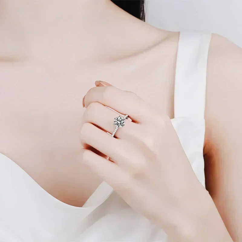 

Designer Jewelry 18K White Gold 2Carat VVS1 D Color Moissanite Diamond Six-pronged Setting Rings Wedding Accessories for Women
