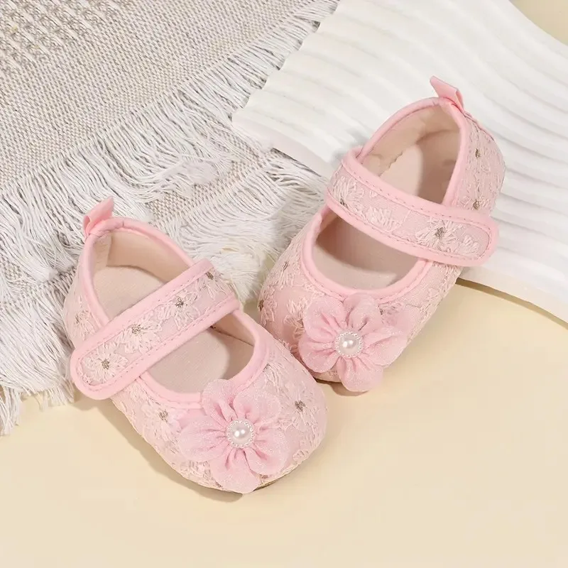 Schicke Mary Jane-Flats für Babys, Mädchen, Perlen-Blumenstickerei, rutschfeste Gummisohle, perfekte Lauflernschuhe für Hochzeitskleid