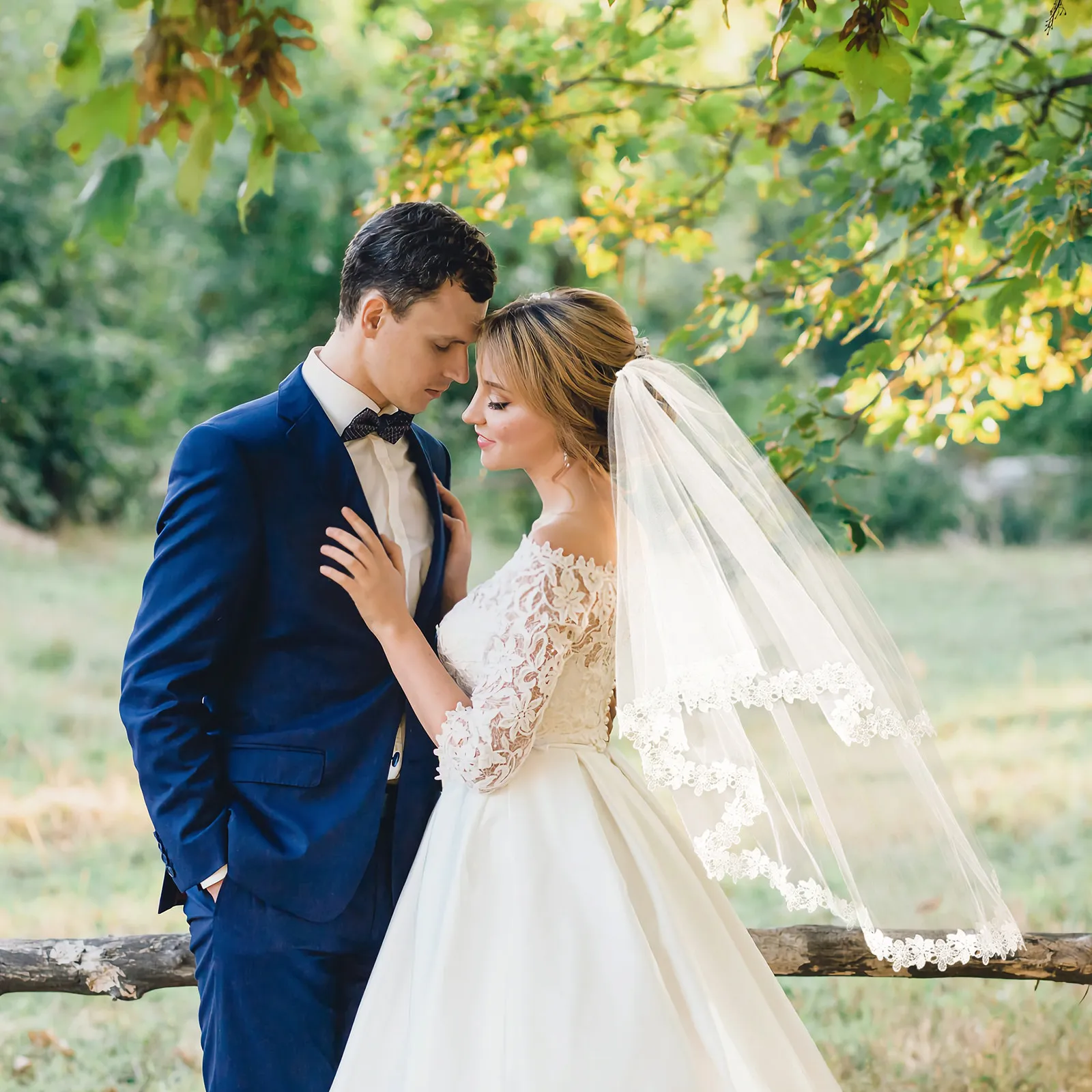 

Двухслойная свадебная фата до талии, белая, с кружевной отделкой, элегантные аксессуары для волос для невест