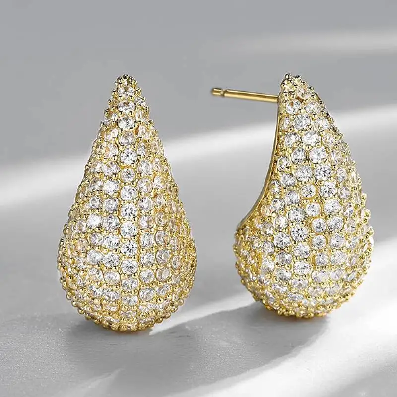 Huitan Geometrisches Design Damen-Ohrhänger für Partys Einzigartiger Stil Hochzeits-Accessoires Edle Trendige Filigrane Schmuckstücke mit Schicken Zirkonia-Steinen