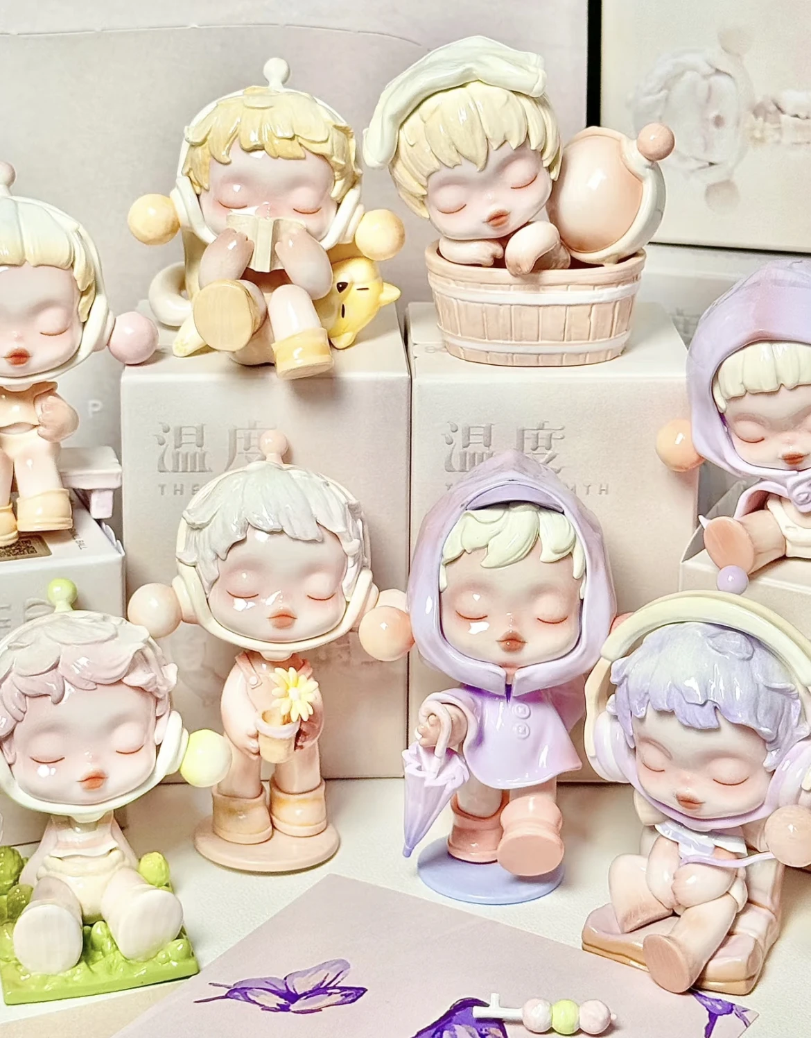 

Genuine Skullpanda The Warmth Series Sp8 Figure Blind Box Hand Action Toy Collection Pvc Model Statue Dolls Desk Decoration Gift