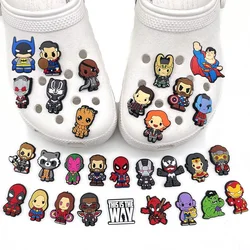 Dijes de Marvel para zapatos, accesorios divertidos de PVC con dibujos animados, se ajustan a zuecos de cocodrilo, decoraciones de hebilla, regalo Unisex, gran oferta