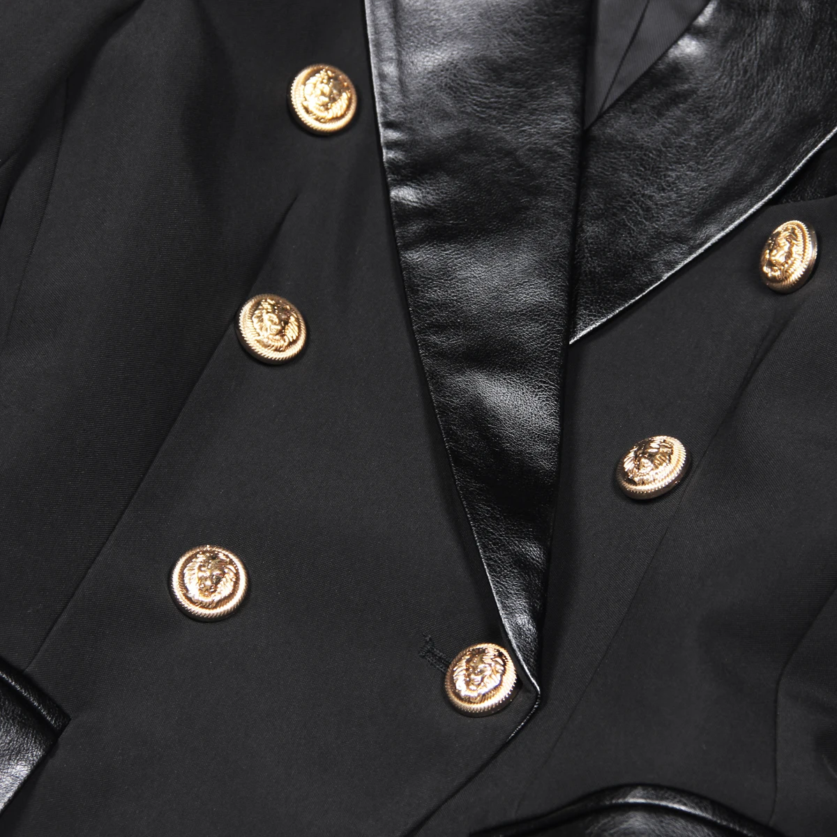 Cappotto da donna doppiopetto con colletto a maniche lunghe dimagrante in pelle PU con giunture per pendolari alla moda primavera e autunno