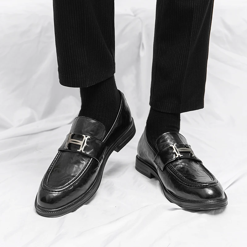 حذاء بدون كعب كاجوال للرجال مناسب للربيع والخريف في منتصف العمر الارتفاع المتزايد للرجال والأحذية العصرية