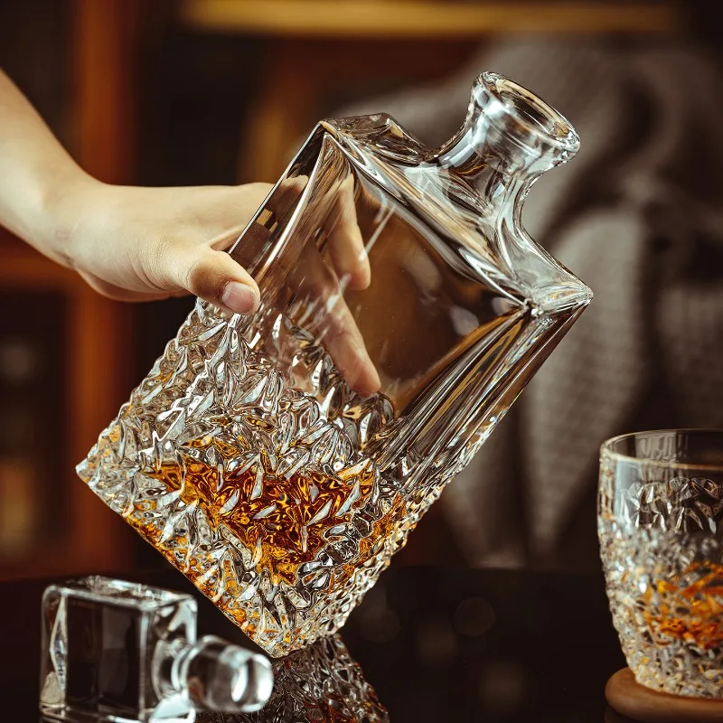 Premium whiskey glass, wine bottle set, household crystal glass foreign wine cup, high-end wine set gift box.