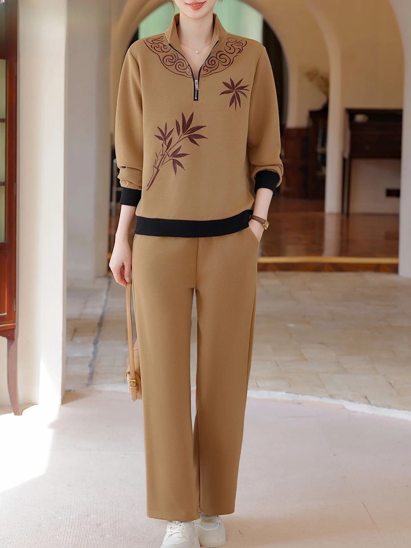 

Повседневный модный спортивный костюм для мам: осенняя новинка, толстовка большого размера для женщин среднего и старшего возраста