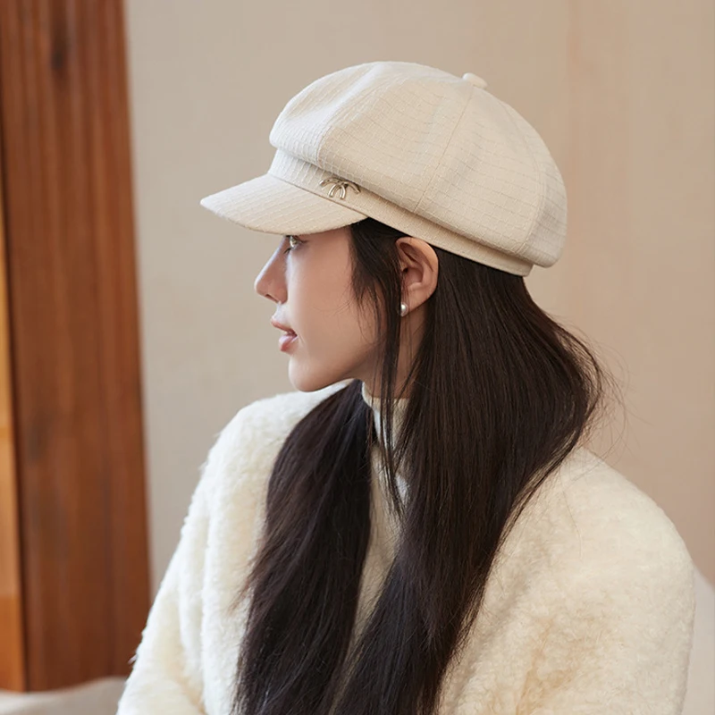 Autumn and winter new hats women\'s metal label octagonal cap plaid literary retro newsboy cap shade breathable beret