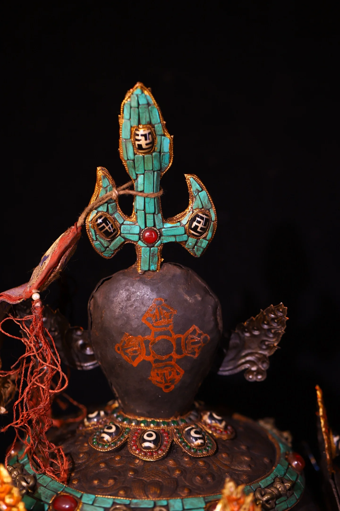 Old Bronze Painted Mosaic Gem gZi Beads Turquoise Skull Statue Buddha Hat Law hat Worship Hall Town house