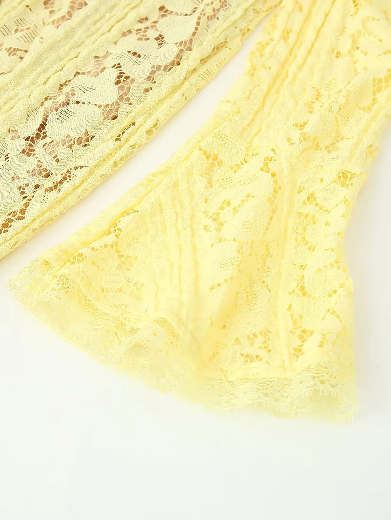 فستان KONDALA خريفي رومانسي مكشوف الأكتاف للنساء فستان أصفر بأكمام واسعة من الدانتيل موضة جديدة لصيف 2025 فستان للعطلات