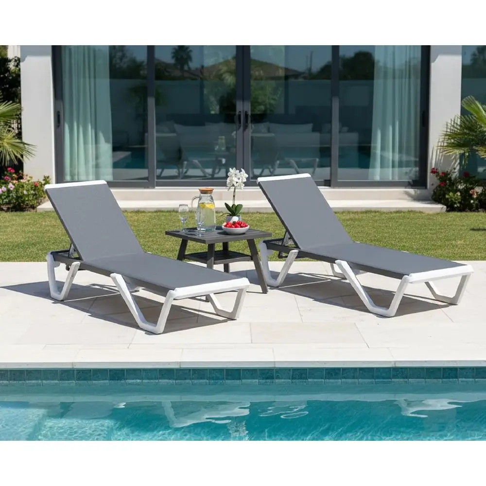 

Штабелируемый уличный шезлонг из трех предметов с металлическим приставным столиком, серый, для патио, бассейна или пляжа