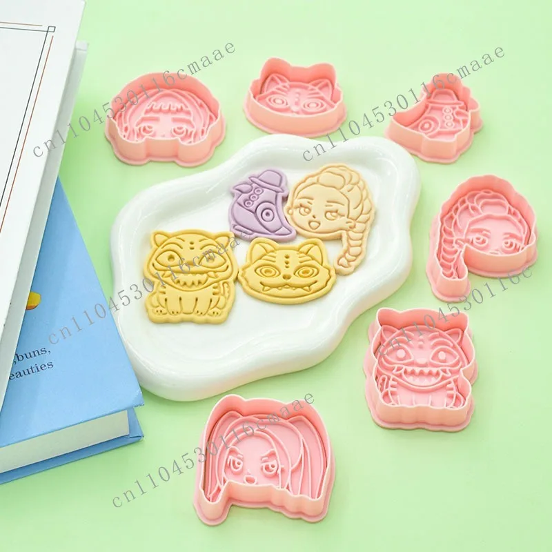 Cartoon style large biscuit mold 3D separation hand press kitchen baking tool, home commercial PLA material
