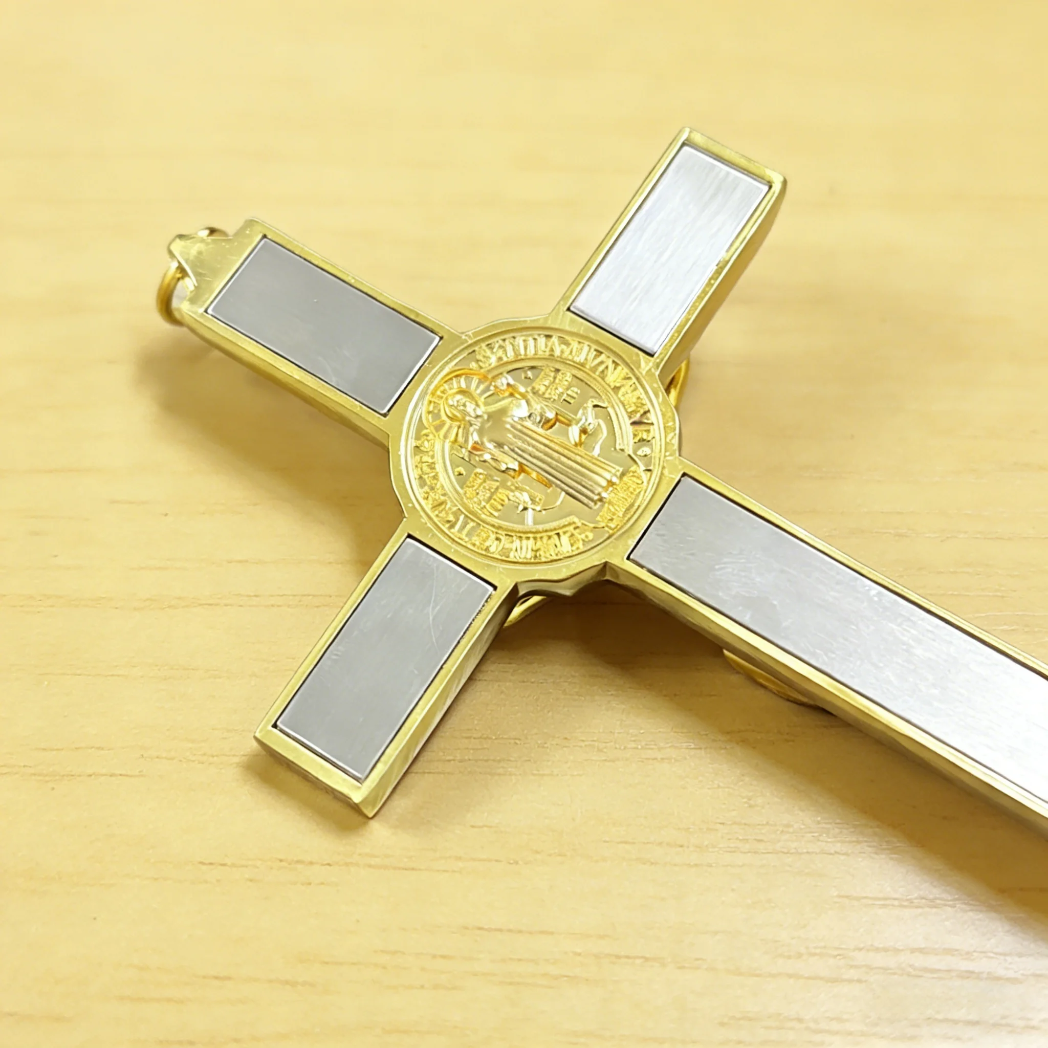 New2026 Traditional Two-Tone Catholic St Benedict Crucifix with INRI Engraving for Church Altar and Home Prayer Space Decoration