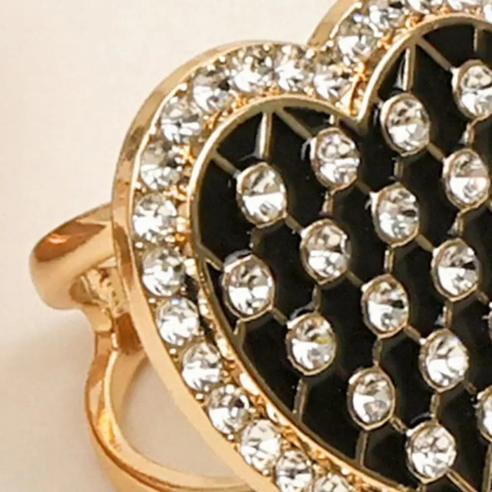 Vintage Style Scarf Ring Checkered Heart Scarf Ring Rhinestone Heart Scarf Holder Sparkling Elegant Accessory for Women’s