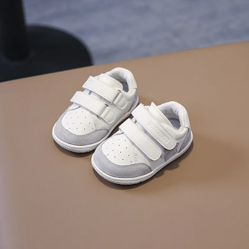 Sepatu anak-anak untuk anak laki-laki perempuan Sneakers lembut mode baru 2024 sepatu olahraga lari anak-anak datar kasual bayi balita sepatu luar ruangan