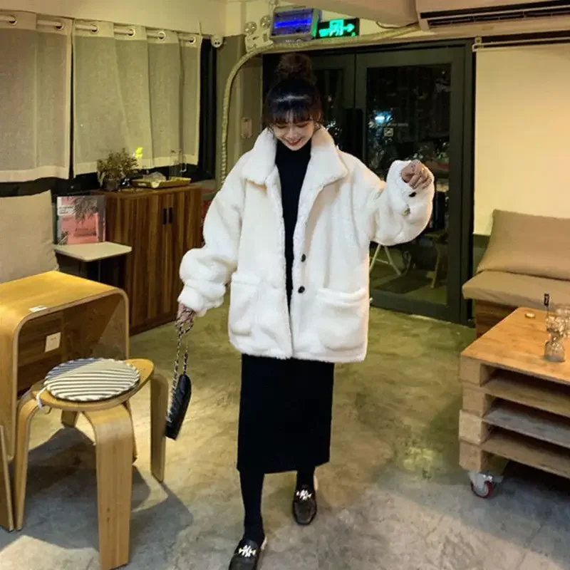 Frauen Verdickte Lamm Pelz Samt Jacke Herbst Winter Lose Fit Koreanischen Stil Tasche Volle Hülse Student Casual Velboa Top Mantel