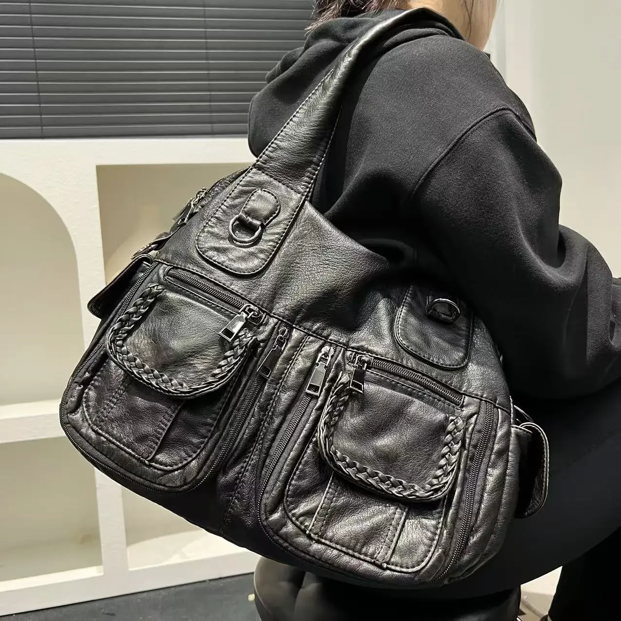 Ladies' Fashion Y2K Hot Girl Washed Multi Pocket Hot Girl Motorcycle Bag Large Capacity Vintage Single Shoulder Slant Cross Bag