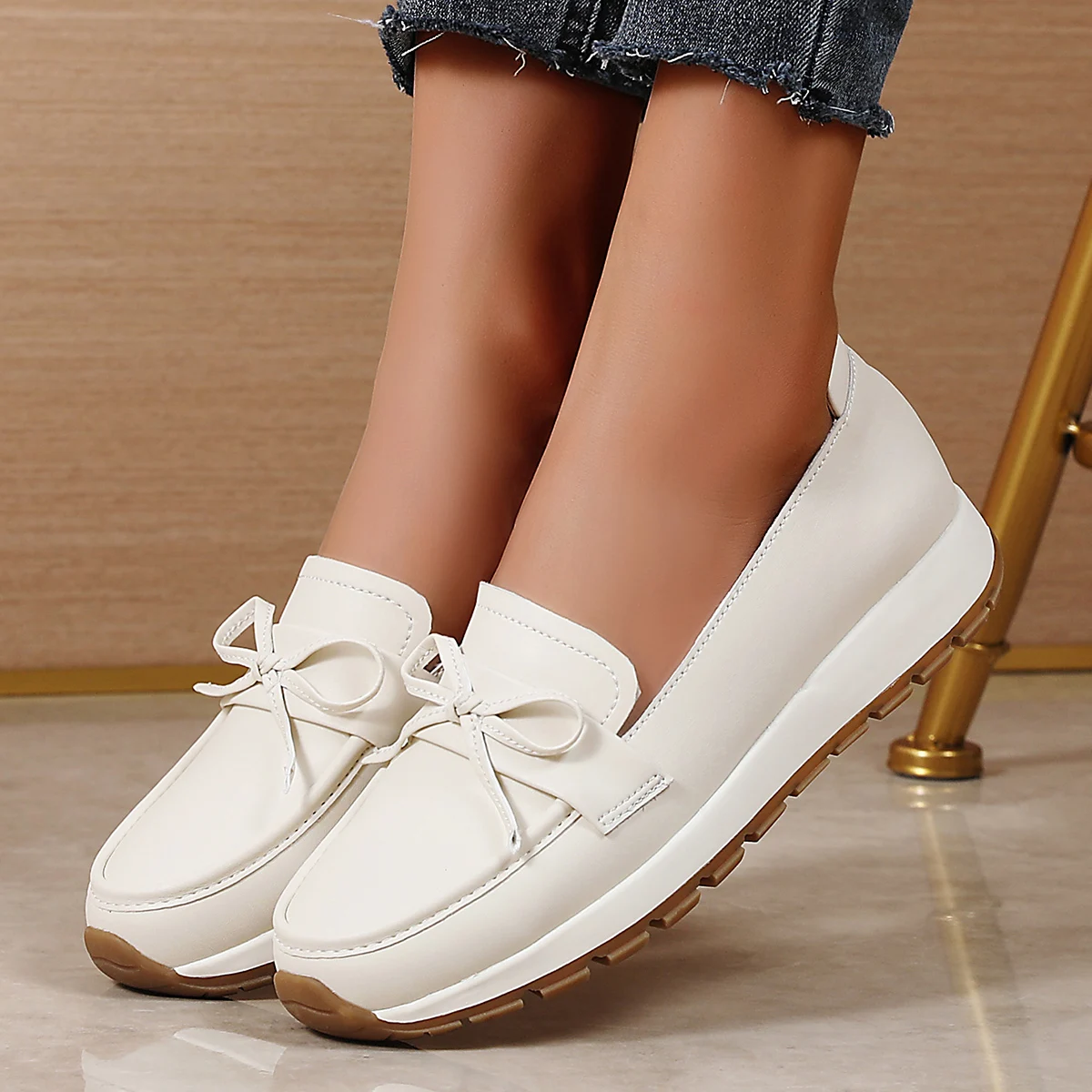 

New Women Shoes Loafers Female Moccasins Shoes Summer Genuine Leather Women Flats Slip On Women Loafers Flats Plus Size