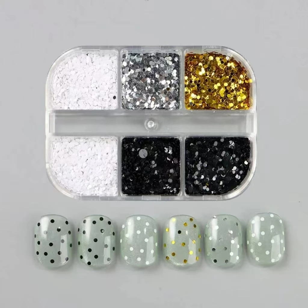 กล่อง 1 กล่อง บรรจุ 6 ช่อง ลายกลม 3 มิติ ขนาดเล็ก สำหรับตกแต่งเล็บ ลายจุดสีดำ สไตล์เกาหลี น่ารัก แบบ Y2K สีทอง สีเงิน วิ้งๆ  สำหรับตกแต่งเล็บ