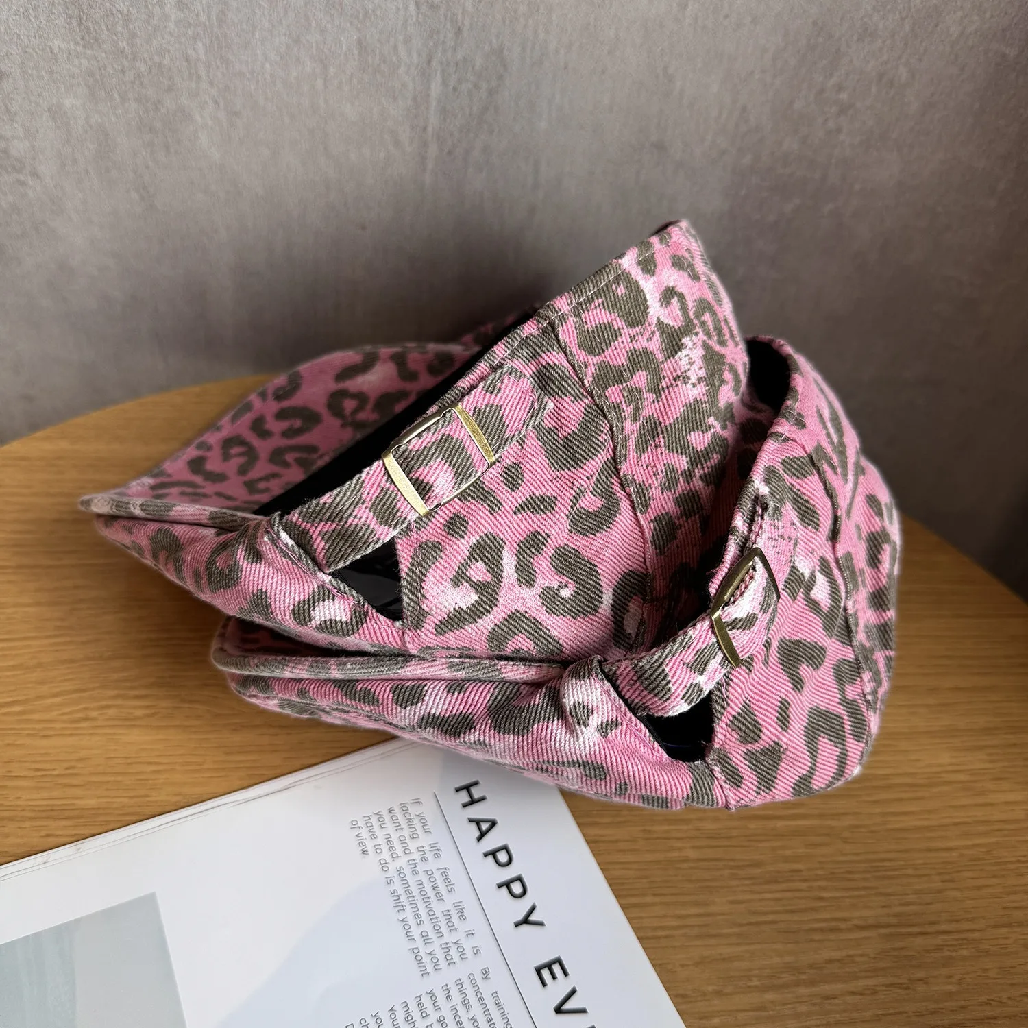 Pink Leopard Print Newsboy Cap - Spotted Beret Style Baseball Hat for Women Men, Fashion Adjustable Duckbill Cap for All Seasons