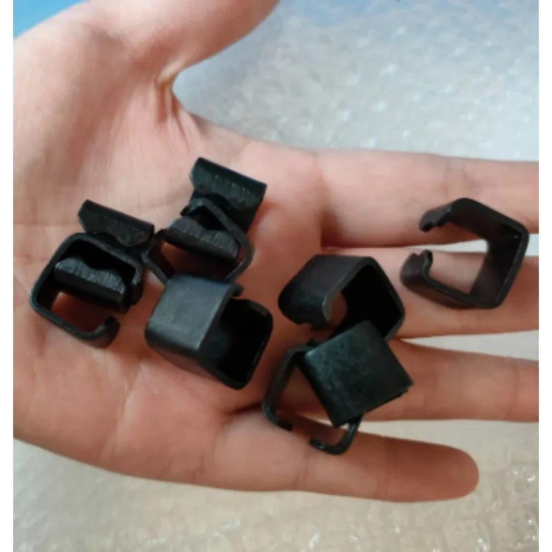 

Горизонтальный 2-тонный домкрат Аксессуары 2,5-тонный масляный насос Специальный зажим Маленькое зажимное кольцо масляного насоса Усиленный стальной зажим масляного насоса