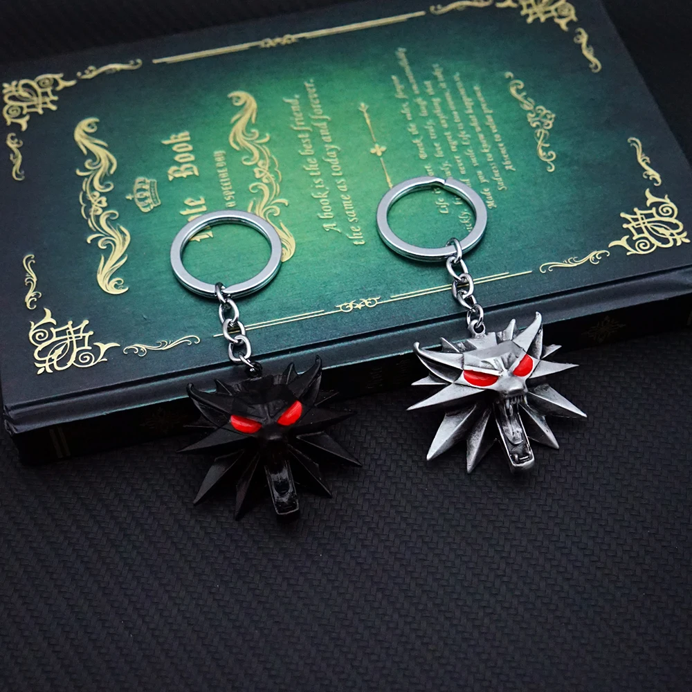 Wolf Keychain Geralt Sword Key Chain Yennefer Cirilla Pendant Keychains for Men Game Accessories Bag Key Ring Jewelry Llaveros