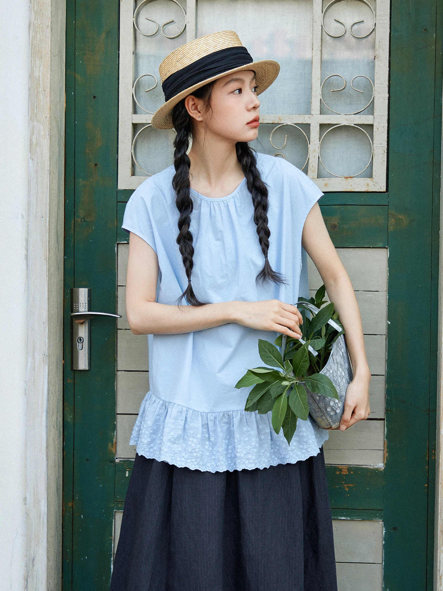 

Original Japanese Sle Loose Fit Cotton irt for Women Summer round Ne Embroidered Lace Trim irt Lightweight Casual Top