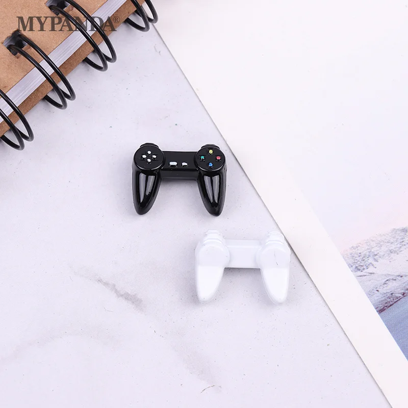 1Pcs Dollhouse Mini Model Gamepad Simulation Wireless Game Controller 1:12 Dollhouse Decoration