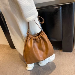 Versatile and High-end Women's Bag New Popular Autumn and Winter Shoulder Bag PU Material Simple and Solid Color Crossbody Bag