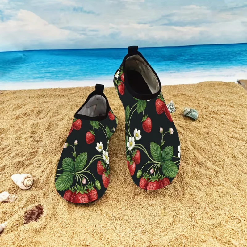 1 Pair Unisex Summer Strawberry Vine Sandals, Non-slip Soft Sole Slippers, Quick Dry Breathable Fruit Shoes for Seaside Outdoor
