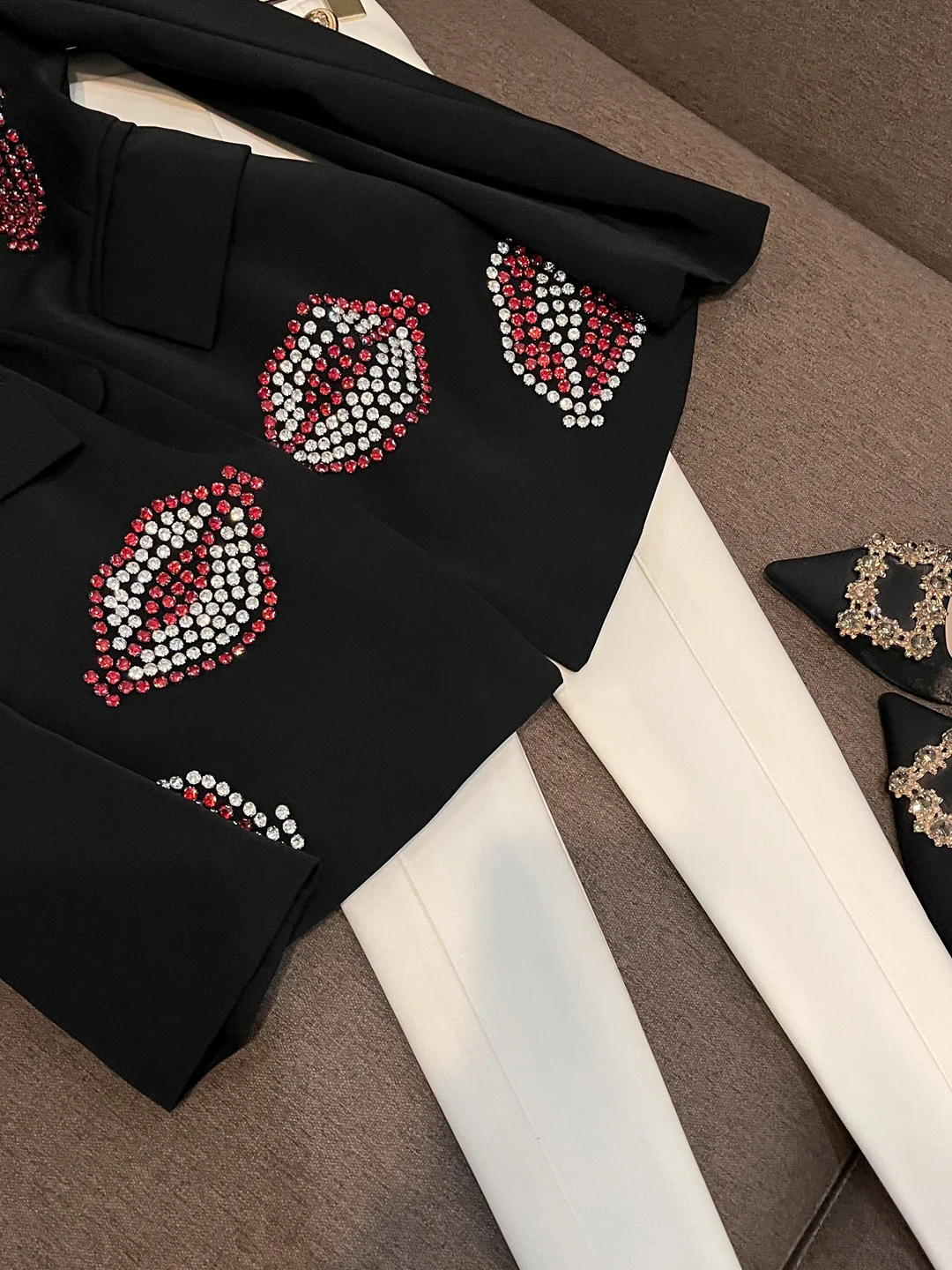 

Ele Red Lip Embellied Slim Fit Suit Commute Sle High End Feel Winter 2025 New Arrival Exclusive Faion X36