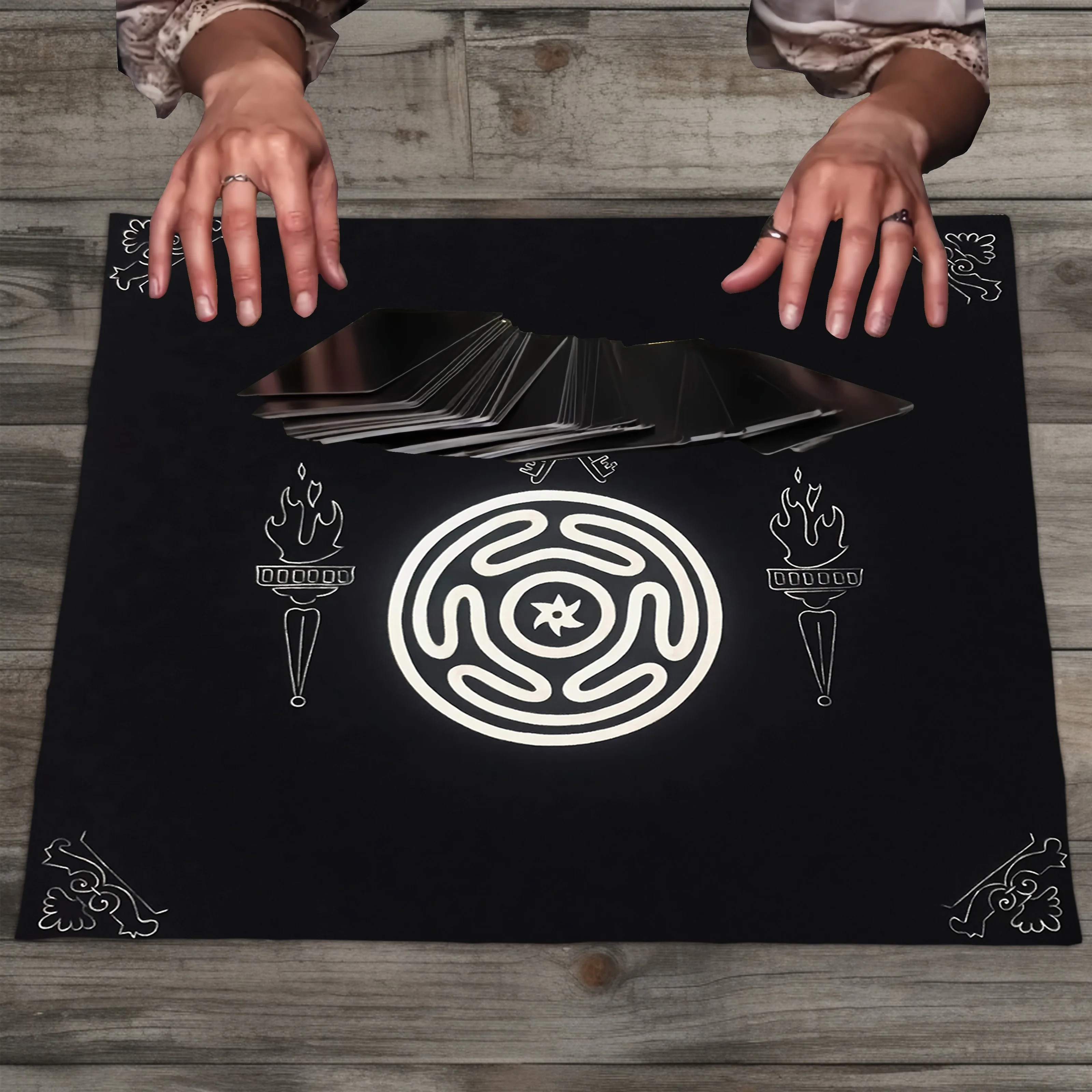 

VIKAMA Goddess Hiccat Ткань Таро Гадание Алтарный Коврик Ведьма Ритуальная Скатерть Рождество Хэллоуин День Благодарения Скатерть