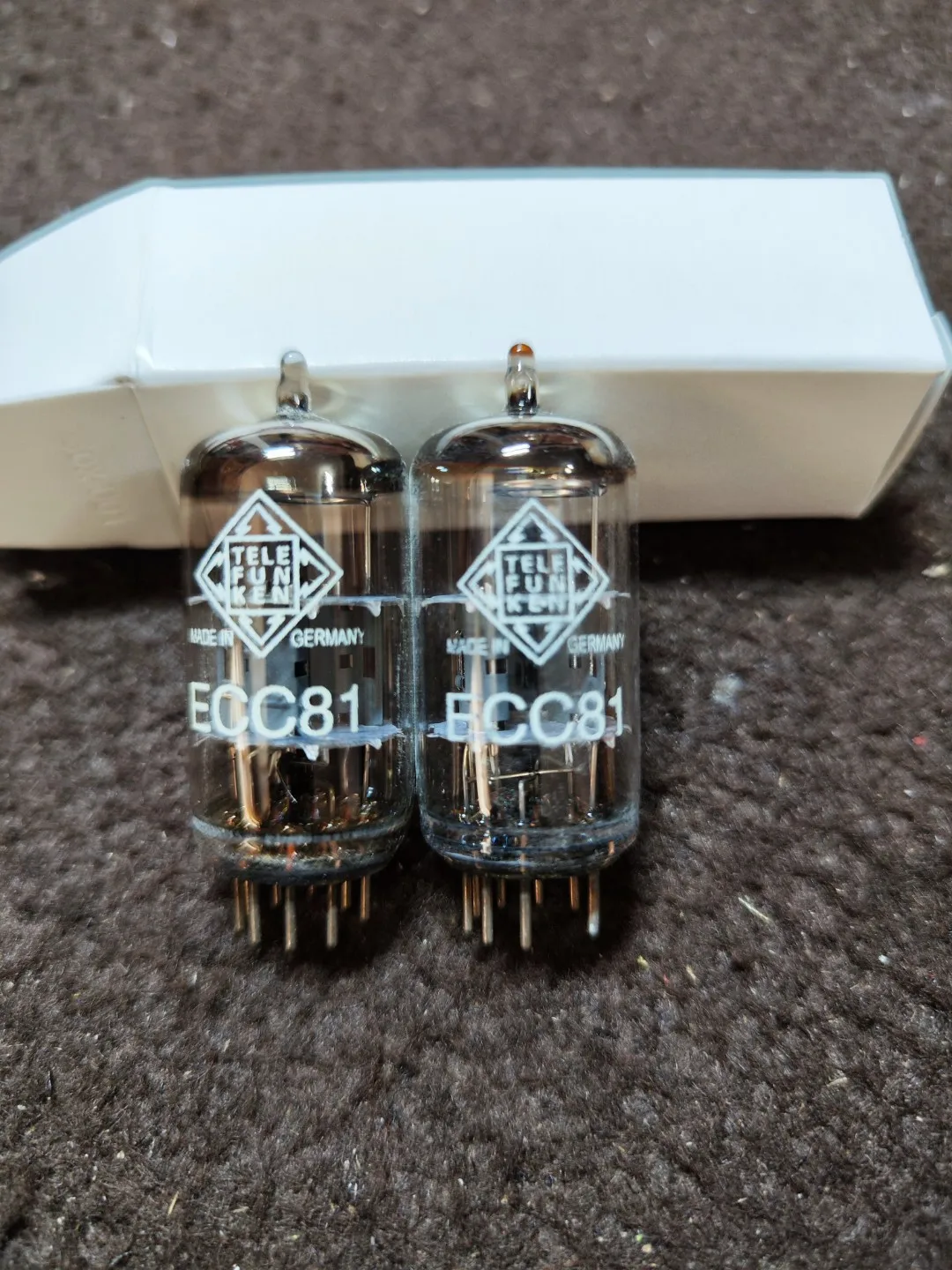 

New Russian replica shield 12AX7/ECC83 electronic tube replacement B339 5751 6N4 provides pairing