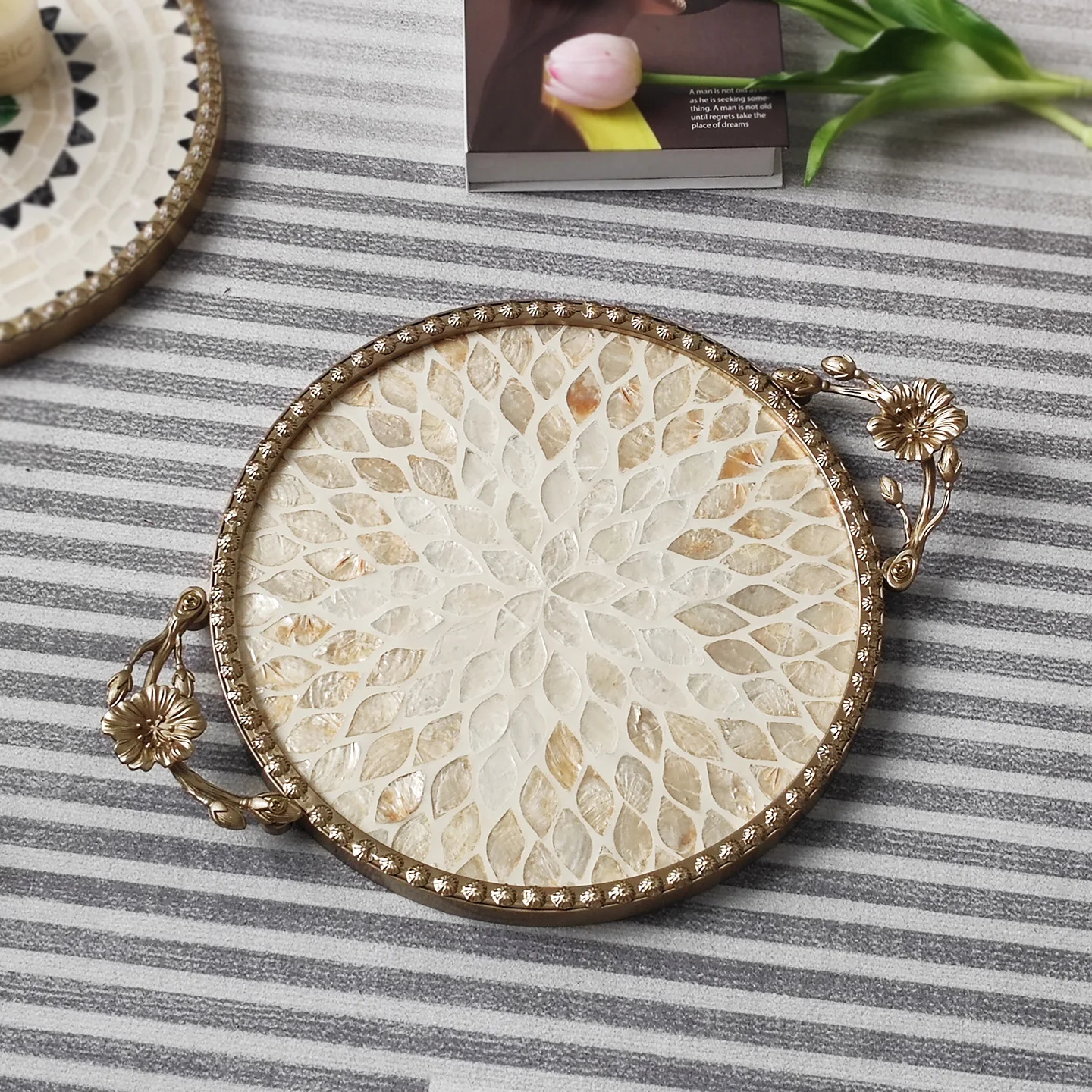 Retro light luxury shell decor - Luxury Skincare Tray recension och pris