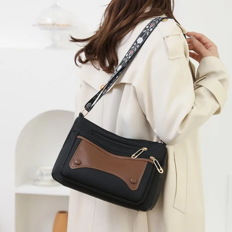 

Стильная квадратная сумка-сэтчел для женщин, дизайнерская сумка для подгузников, роскошная кожаная сумка-тоут с большой вместимостью, элегантная сумка через плечо, модная сумка-кроссбоди.