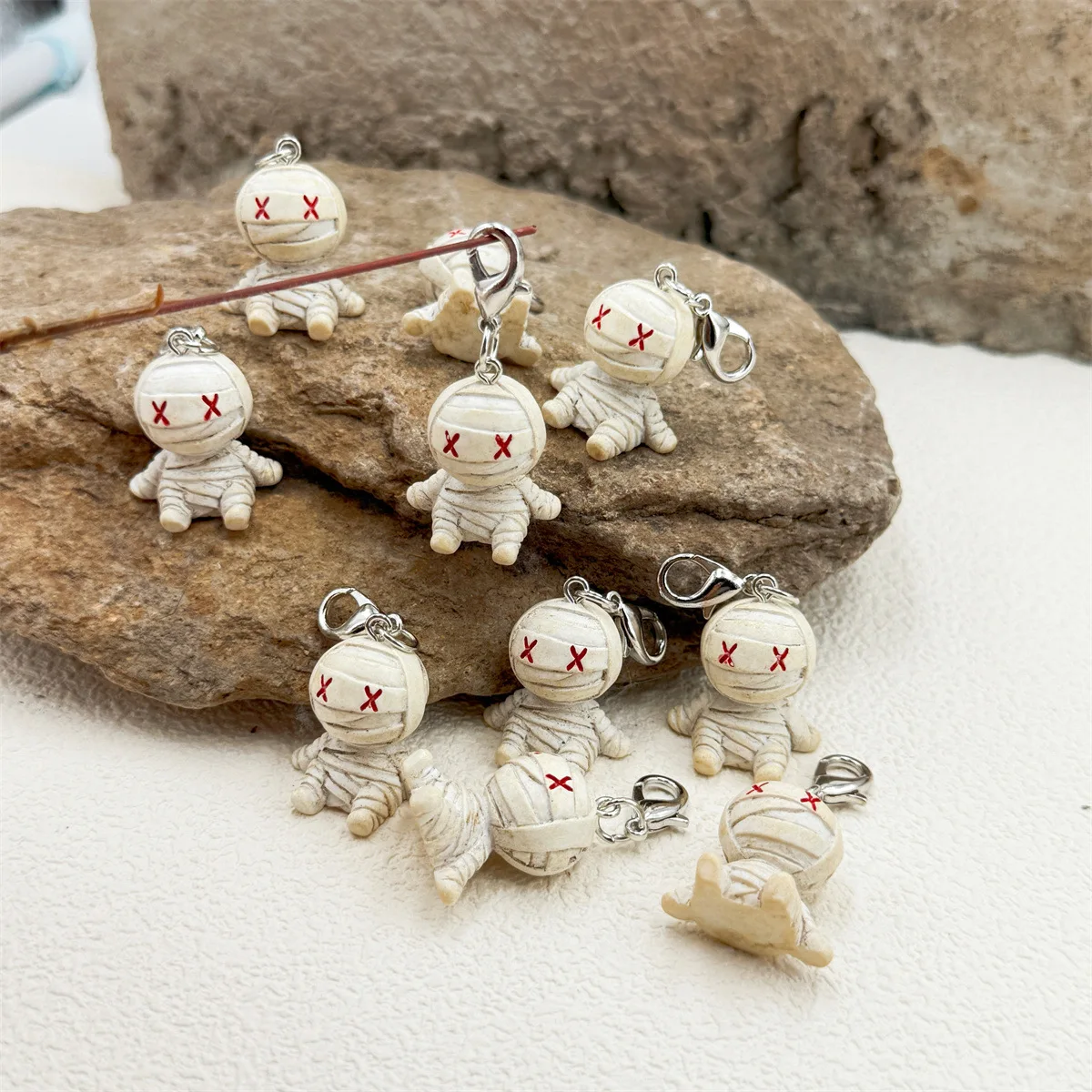 Cute Halloween Mummy Key Chains 3D Resin Mummy Doll Pendant Kawaii Bag Charm Car Keyring Halloween Party Gift
