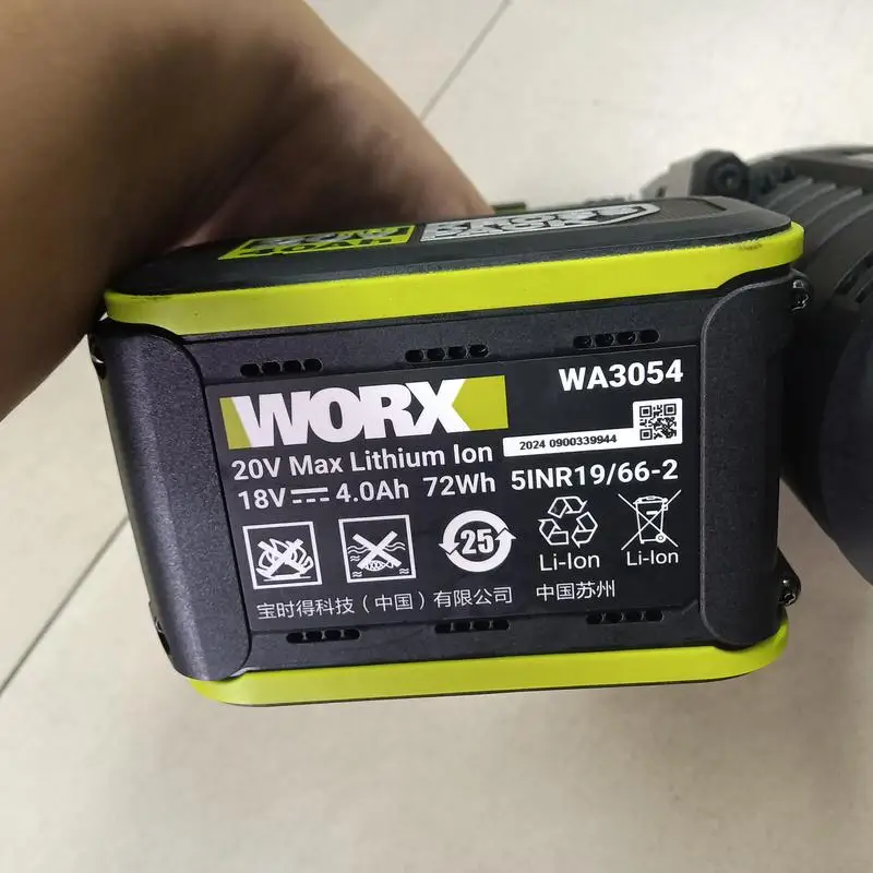 Macchine per trapani a percussione rotanti senza fili con batteria al litio