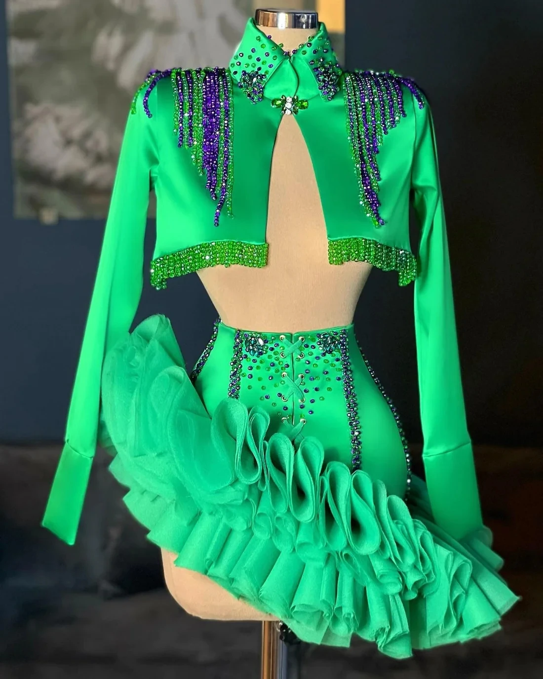 Green Cocktail Dresses Sheath Long Sleeves Short Mini Satin Ruffles Beaded Homecoming Dresses Haute Couture Customized