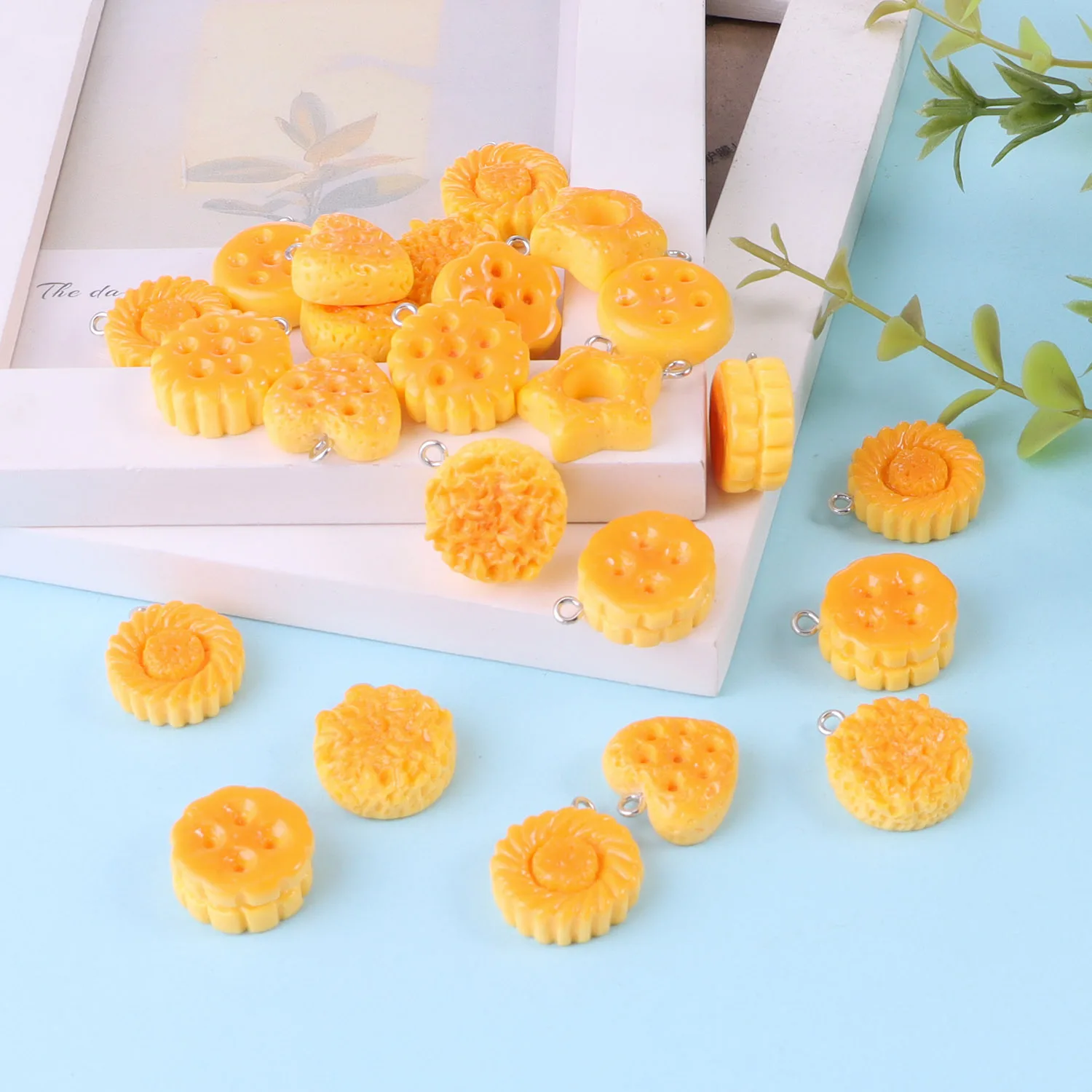 SW45 10Pcs Simulation Food Bread Toast Donuts Pendant Charms DIY Baking Charms Jewelry Making Necklace Bead Earring Key Chanis