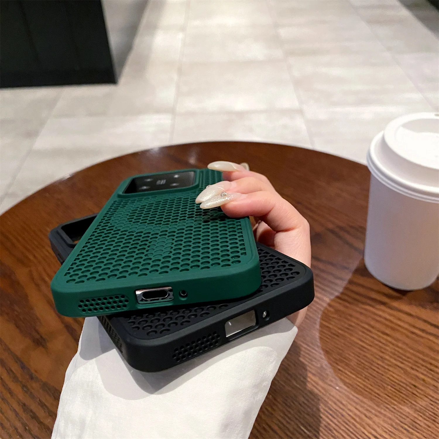 Xiaomi 15 Mi 13 Mi 14 Pro用 高級放熱冷却マグネットケース ワイヤレス充電対応 通気性メッシュカバー