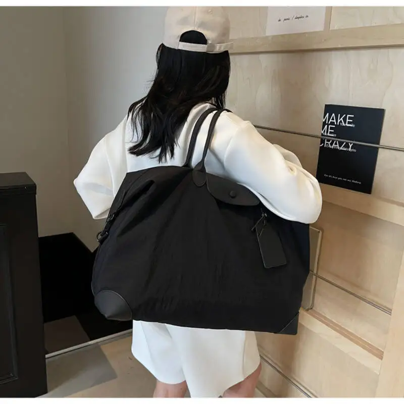 DuffleBag سعة كبيرة من النايلون المقاوم للماء مع حزام كتف من الجلد، أمتعة متينة لرحلة العمل وصالة الألعاب الرياضية والسفر #2